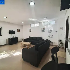 Studio Très Bien Situé Au Jardin D El Menzah 1 Appartamento Tunisi