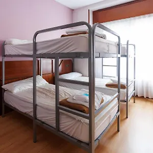  Albergue Moon Bio